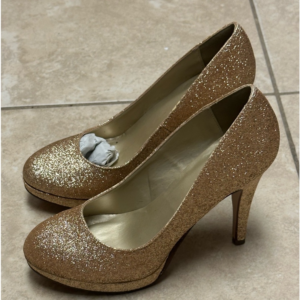 Heart in D Gold Sparkle Pump High Heels - Size 7